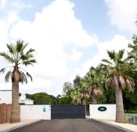 3 Etoiles - Piscine - Ccbfgba